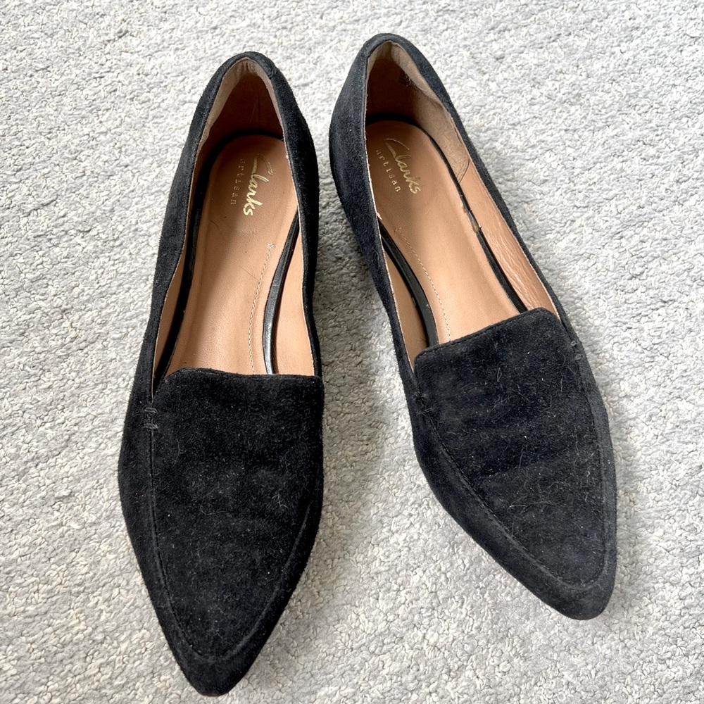 Clarks Artisan Women’s Black Suede Pointed Toe Loafers
